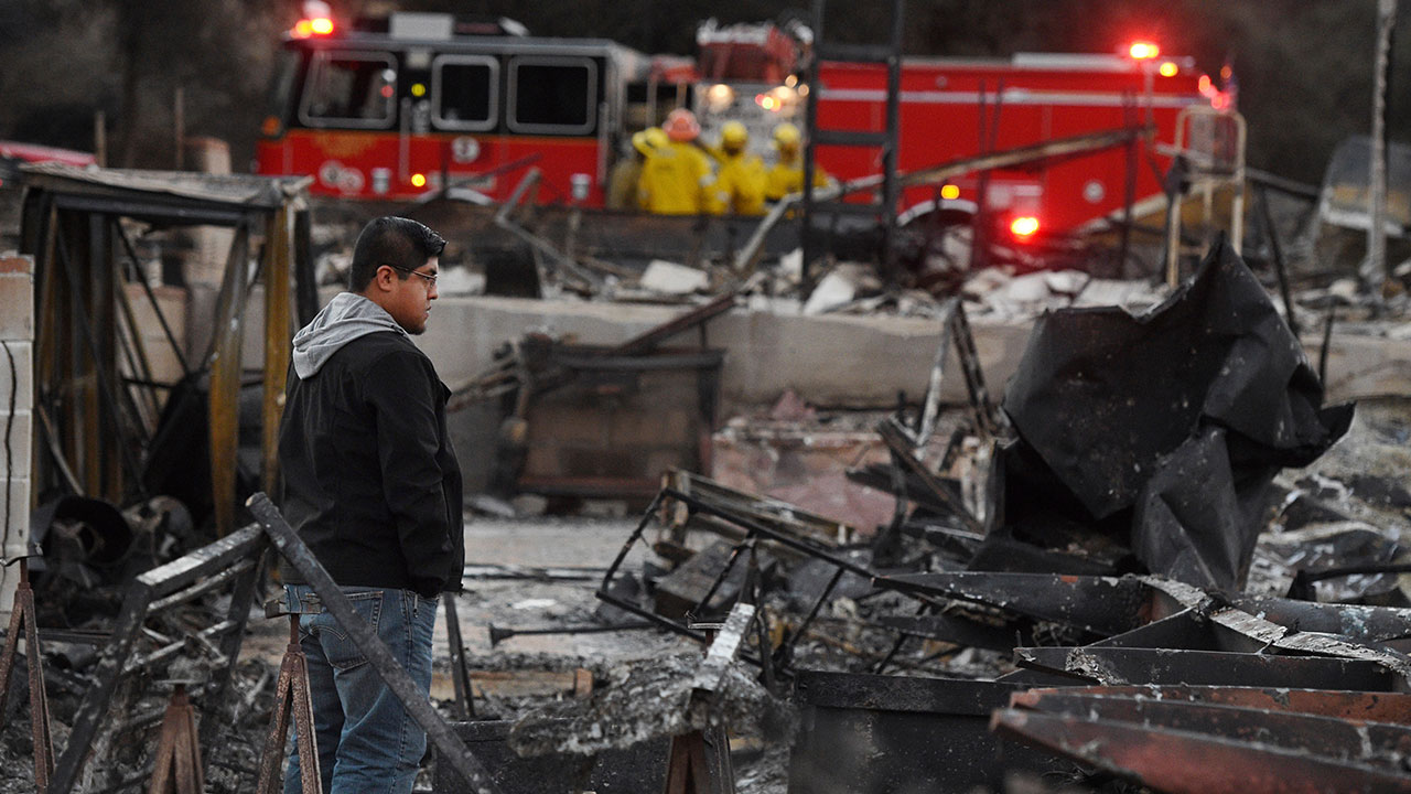 Woolsey Fire firefighters get free hot meal, place to rest at Agoura