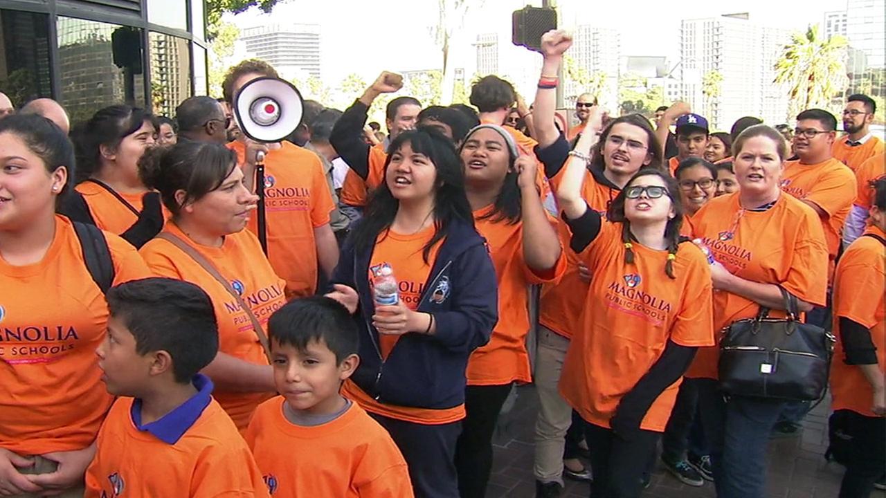 5 LAUSD schools lose charter status | abc7.com