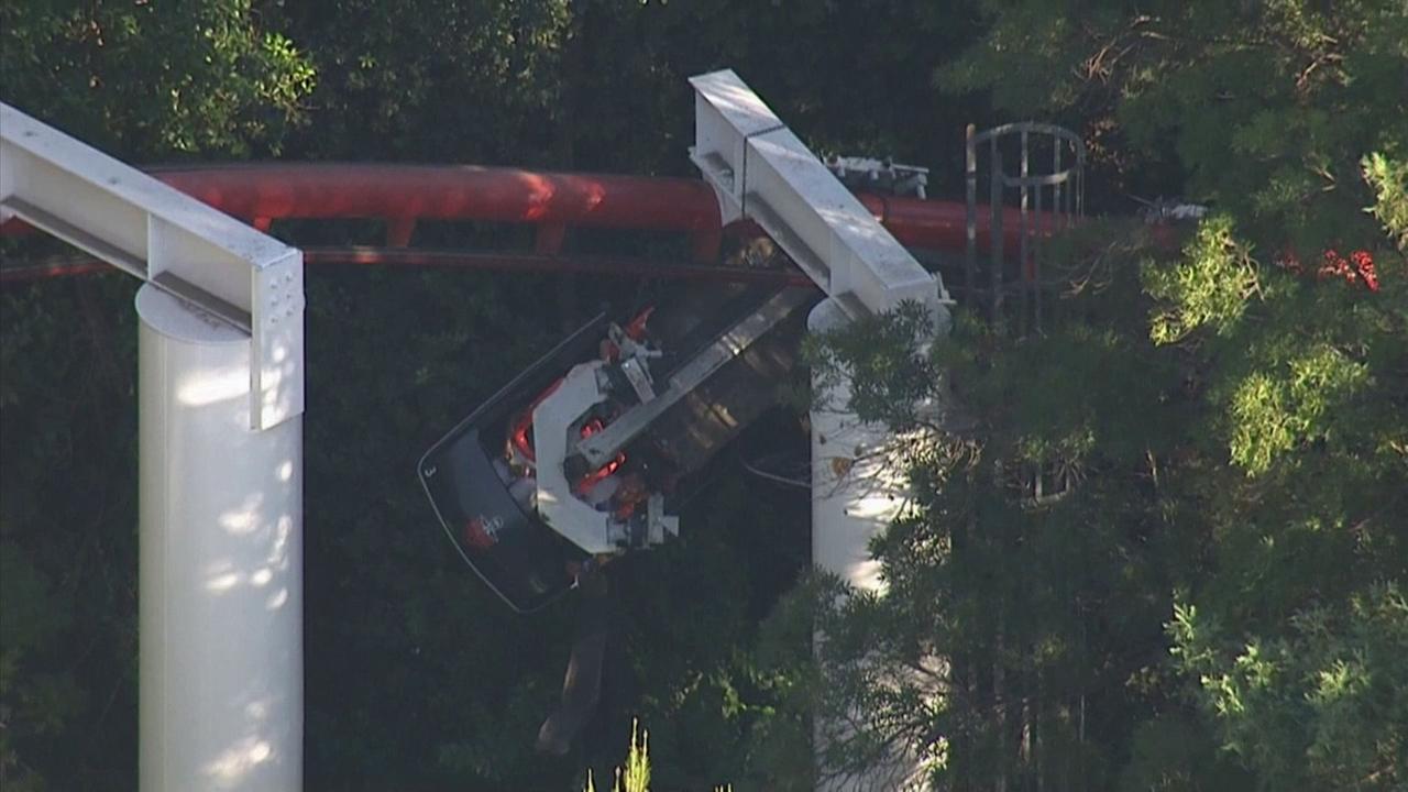 Six Flags Magic Mountain Ninja roller coaster accident 4 injured