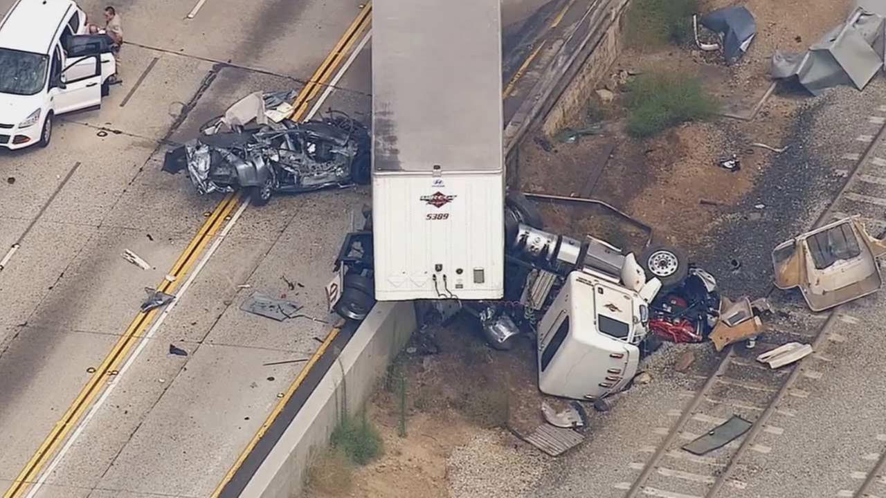 Big Rig Crash Closes Lanes On Westbound 210 Freeway In Pasadena