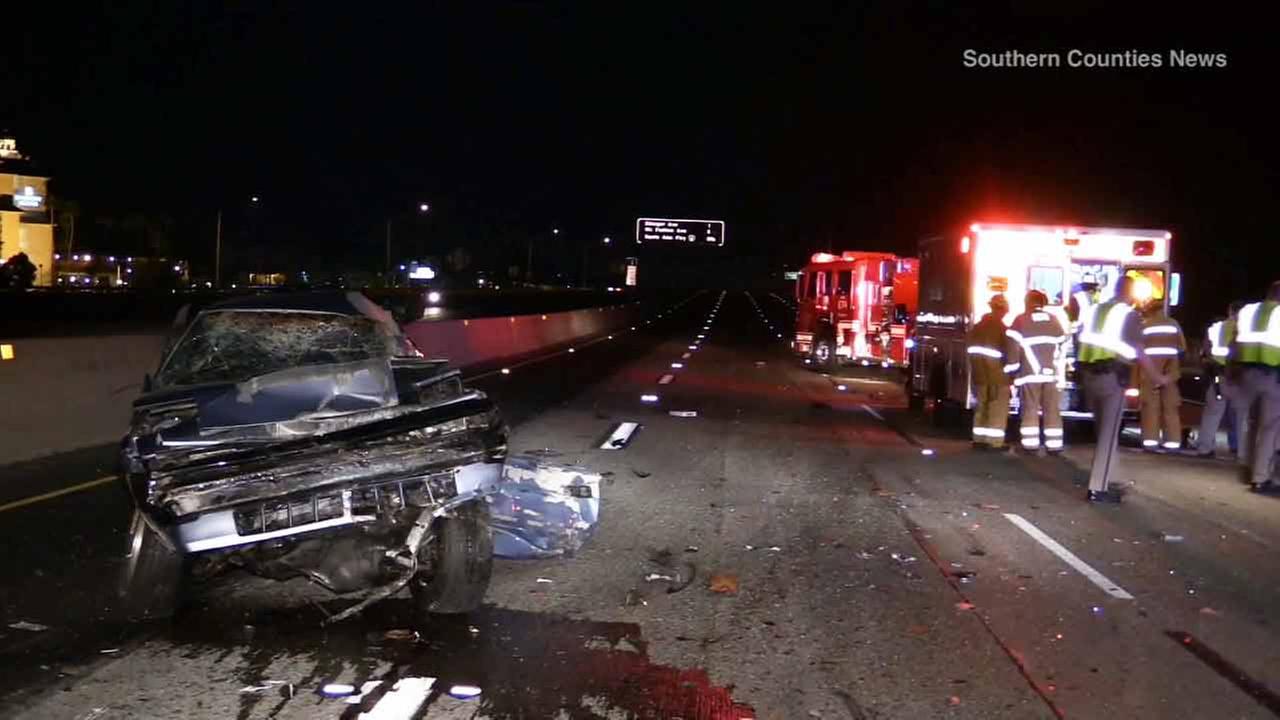 Mattress on 55 Freeway in Santa Ana causes fatal 4-vehicle wreck | abc7.com