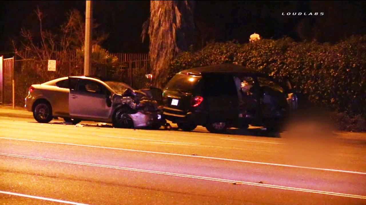 2 killed, 1 injured in 2car crash in Riverside