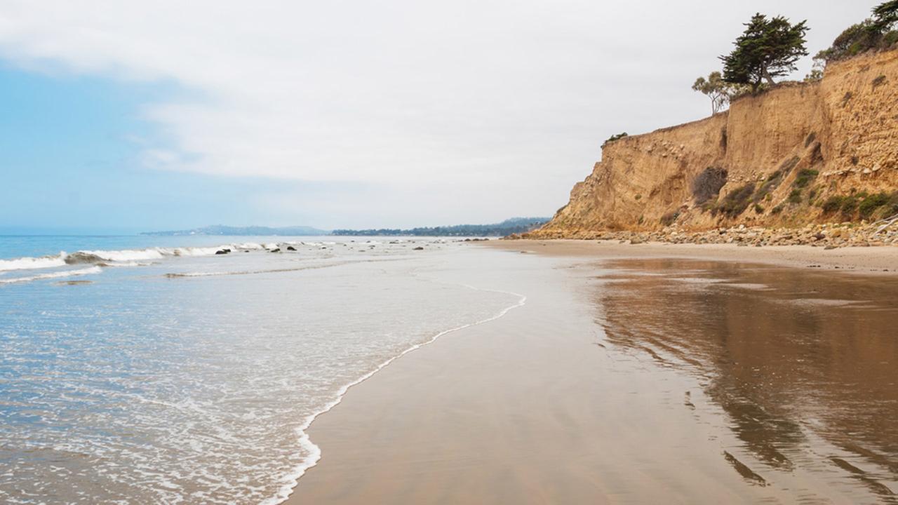 Oil Spotted Off Coast Of Summerland Beach Prompts Closure Abc7 Oil Spotted Off Coast Of Summerland Beach Prompts Closure