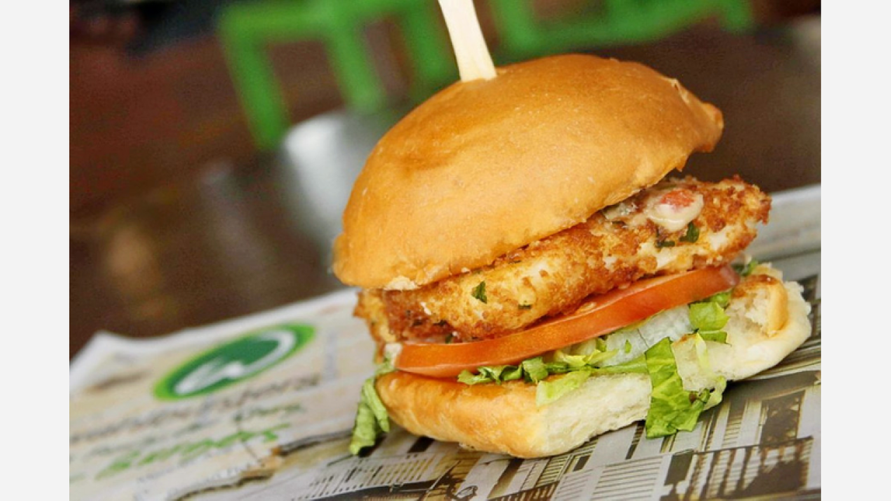 Wahlburgers may be coming to Houston soon | abc13.com