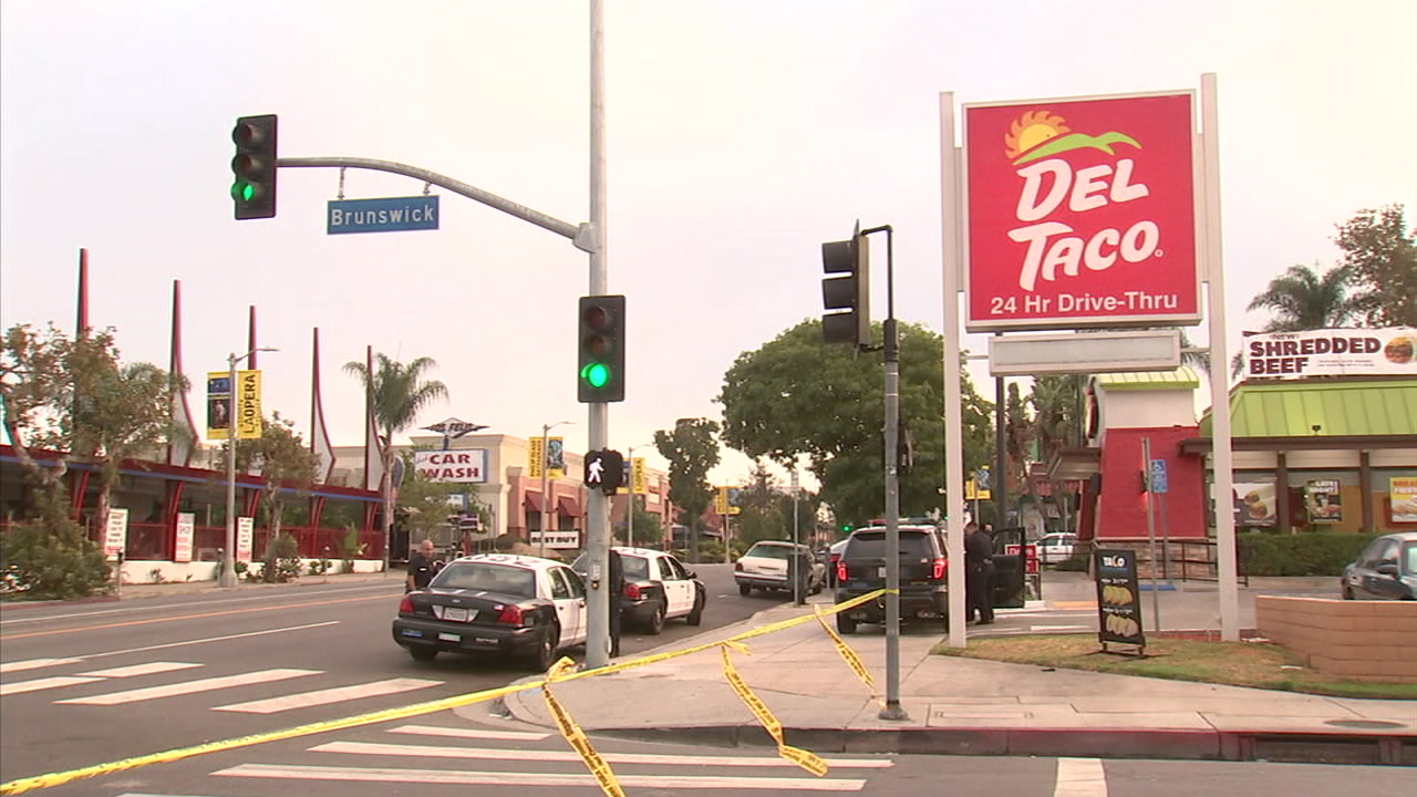 Man fatally shot outside Del Taco in Atwater Village
