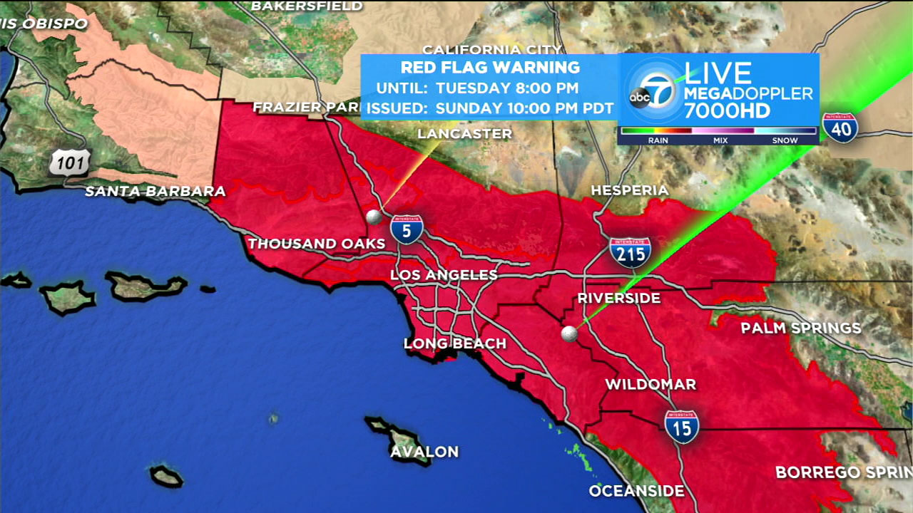 Lightning lights up SoCal skies; knocks out power in LA | abc7.com