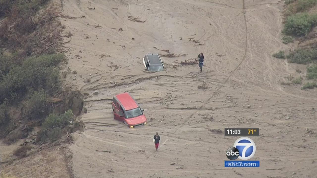 Dangerous thunderstorms trigger massive mud flow in northern LA County ...