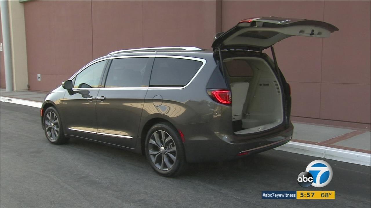 2017 Chrysler Pacifica Reinvents The Minivan With An Old Name Abc7