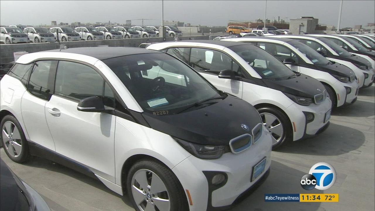 LAPD unveils 100 electric car fleet, making it largest in country for