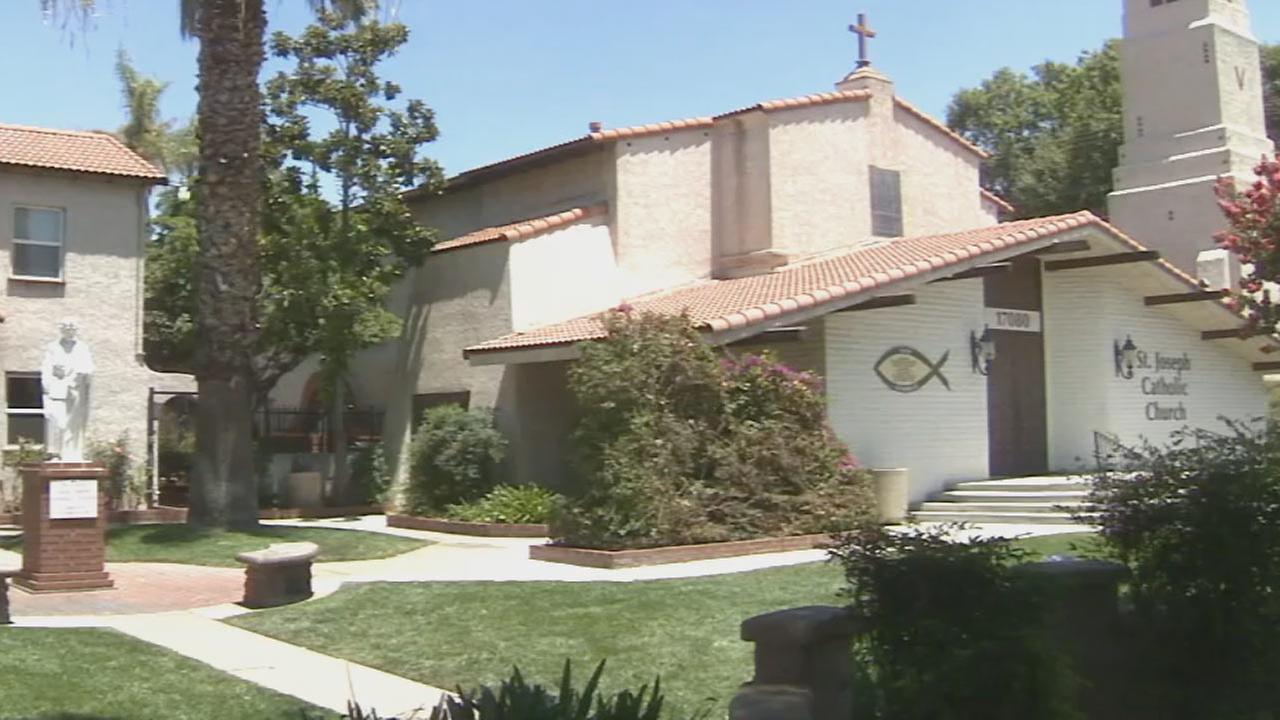Fontana church housing undocumented immigrants | abc7.com
