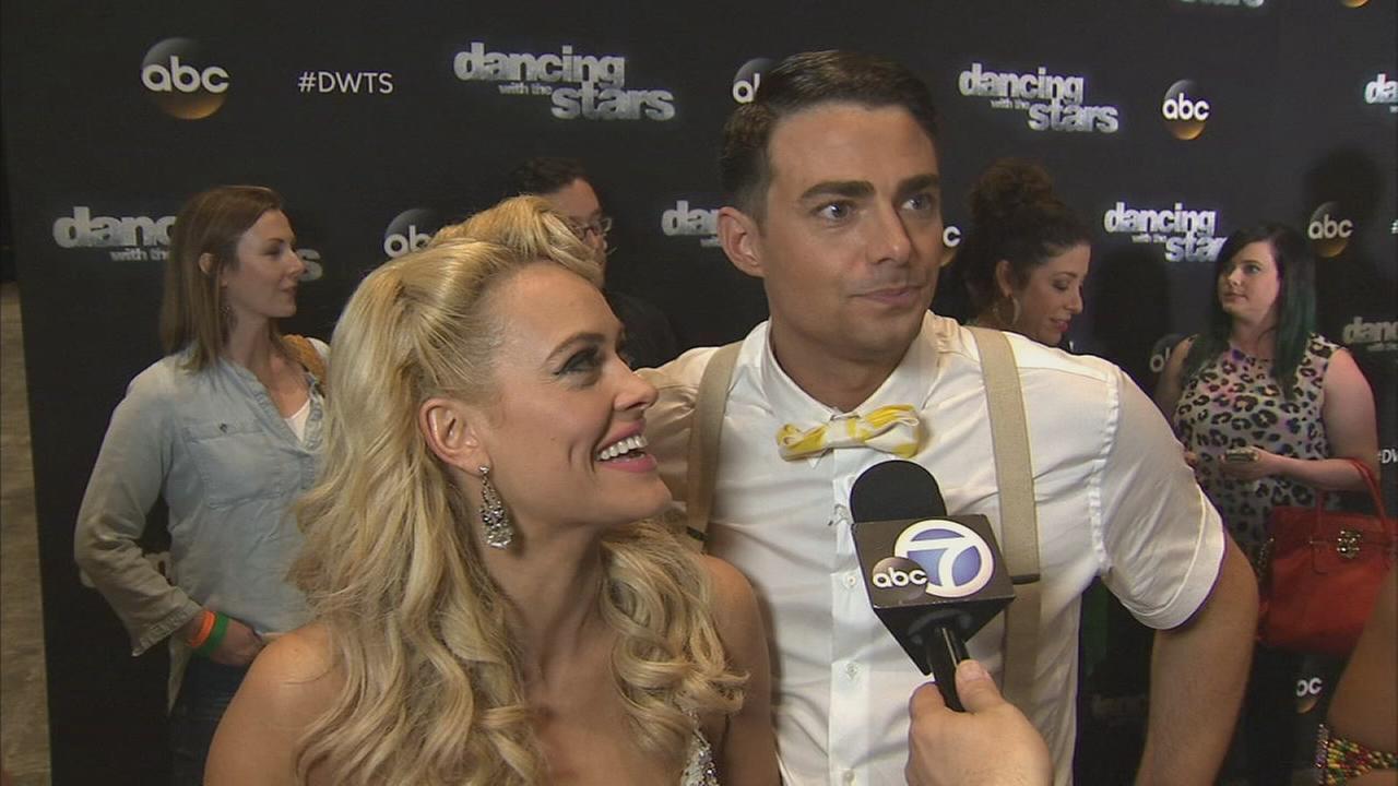 VIDEO: Jonathan Bennett, Peta Murgatroyd talk Jitterbug tricks on ...