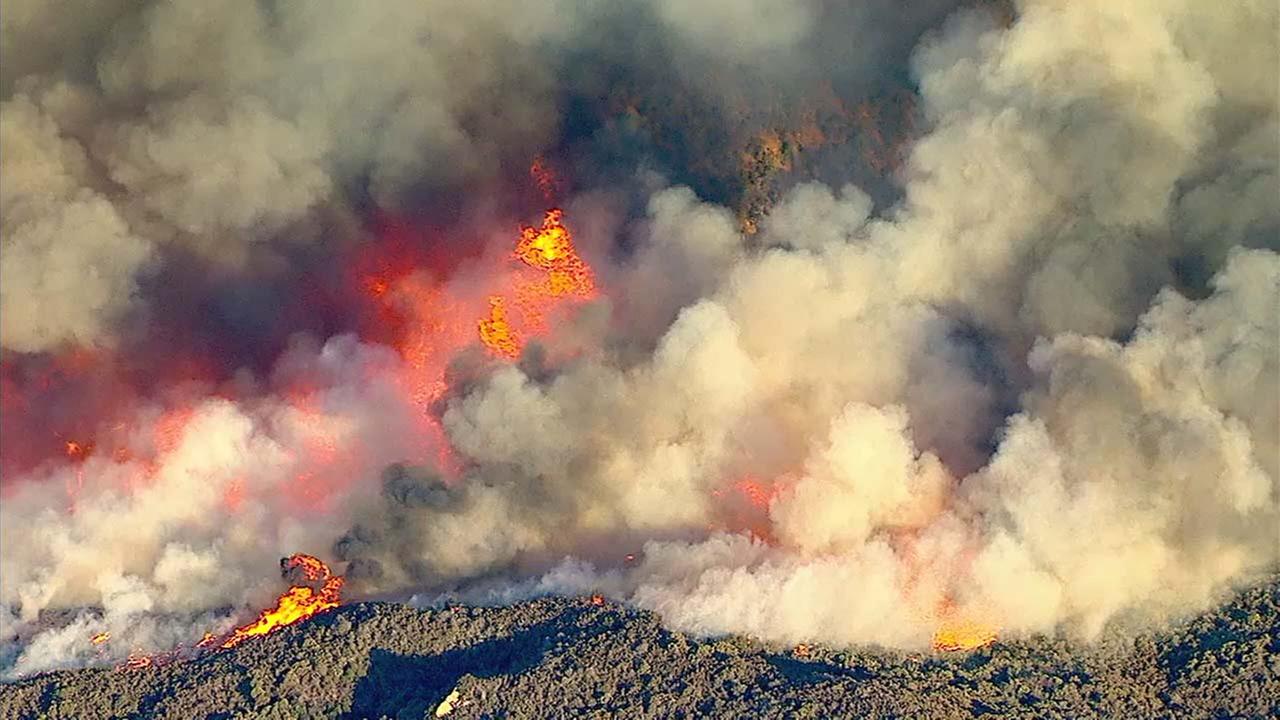 Holy Fire continues to rage near Lake Elsinore-Corona line, burns 6,200 ...