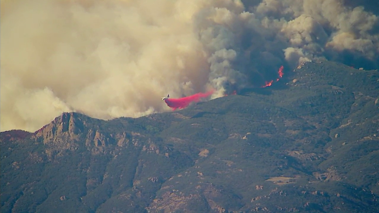 Woolsey Fire New flames flare up near Lake Sherwood