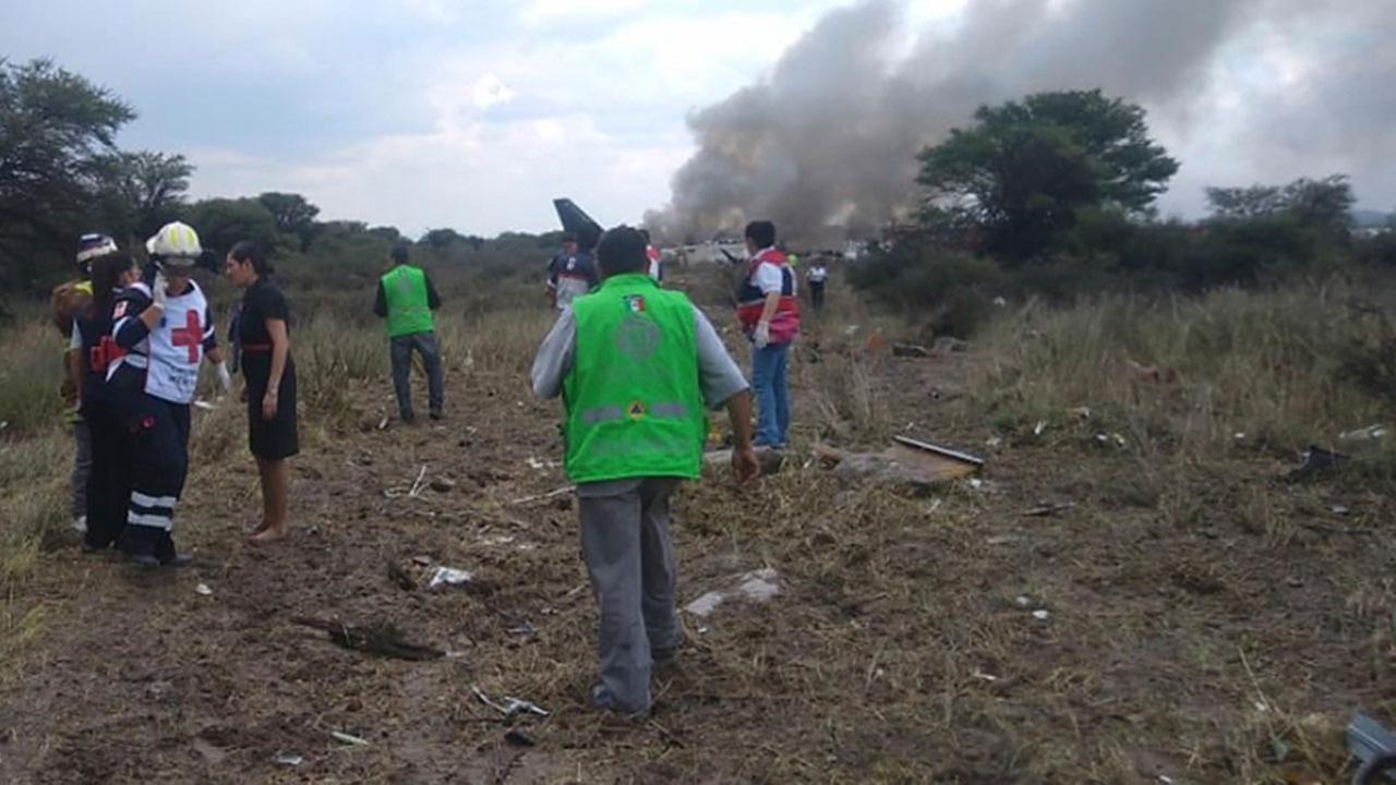 Aeromexico plane with 101 people on board crashes in Mexico, 85 injured Aeromexico plane with 101 people on board crashes in Mexico, 85 injured