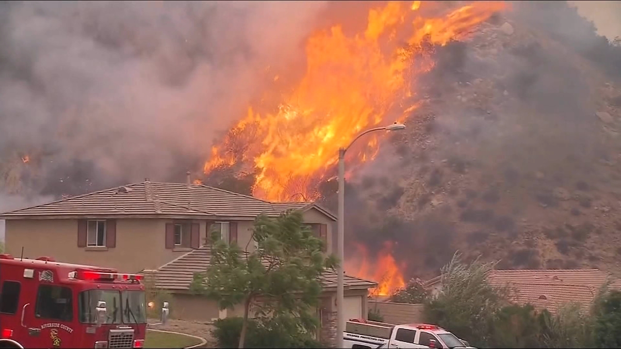 Wildfire near Yosemite National Park rages on | abc30.com