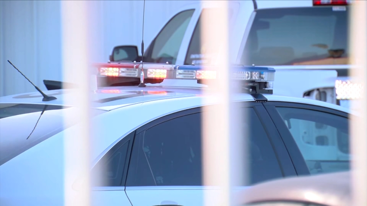 Valencia shopping center evacuated after bomb threat at Wells Fargo