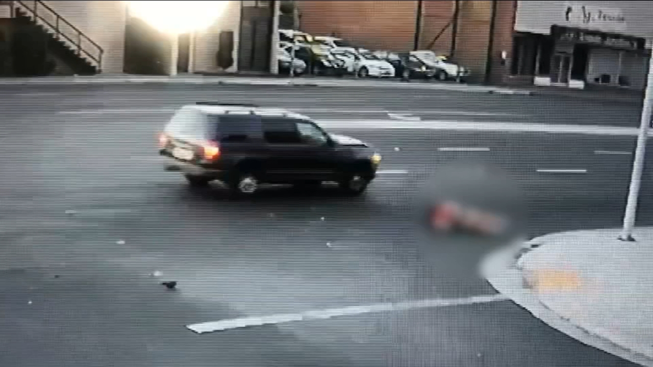 Bicyclist dies after