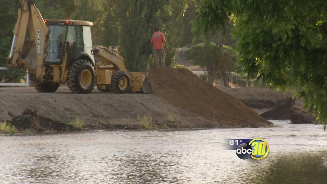 Canal breach causes major flooding in Clovis