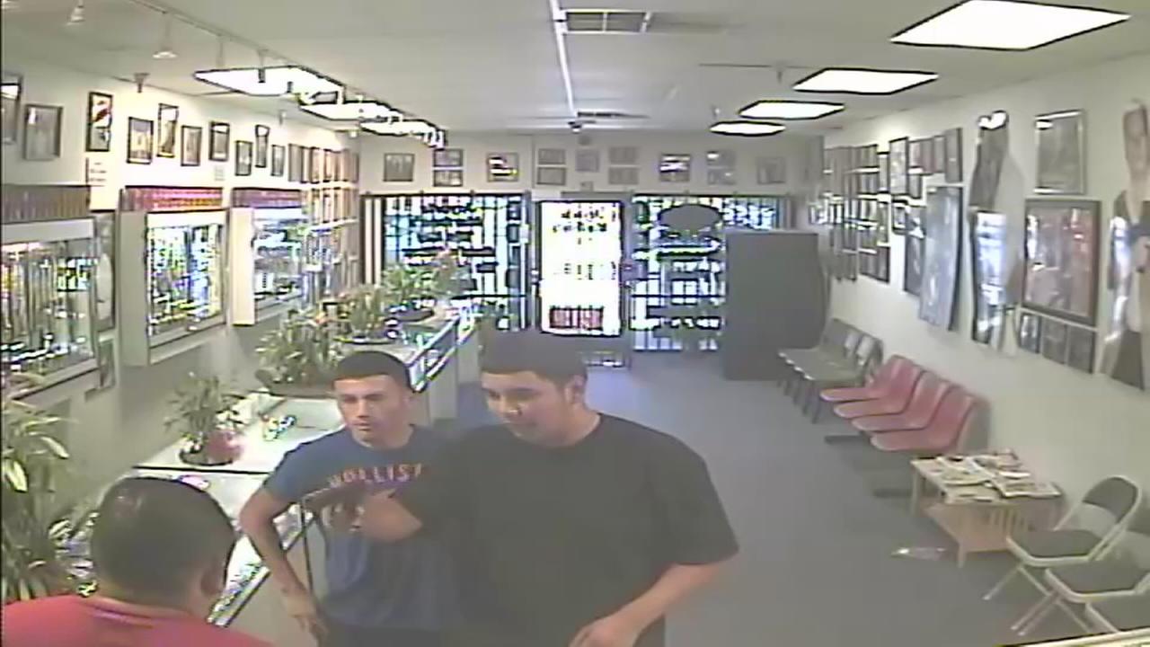 2 wanted in attempted armed robbery at Fresno jewelry