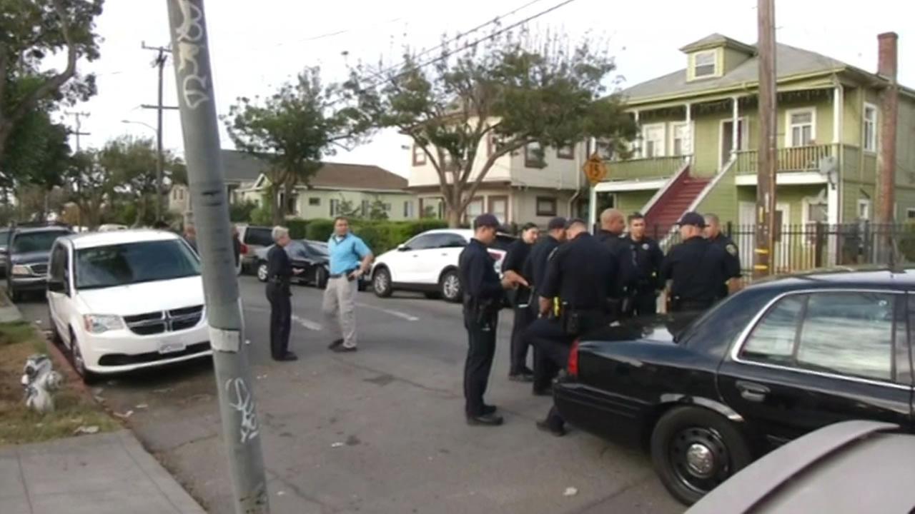 100 officers, fbi conduct major gang sweep in oakland 100 officers, FBI conduct major gang sweep in Oakland | abc7news.com