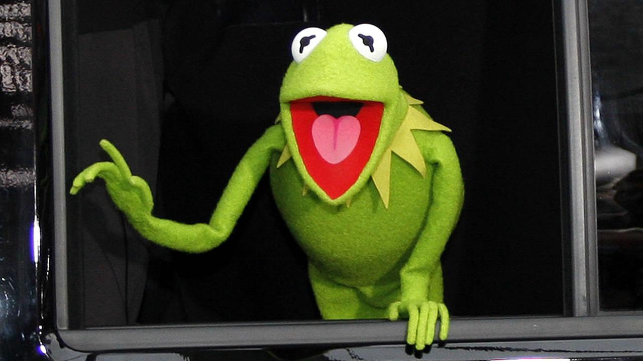 kermit frog finds new voice after actor switch kermit frog finds new voice after actor switch