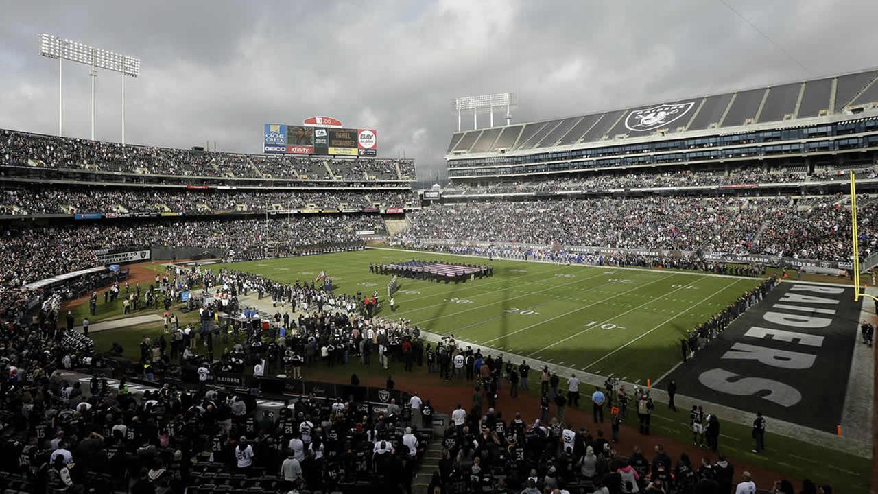 Finance experts say long-awaited plan for new Oakland Raiders stadium