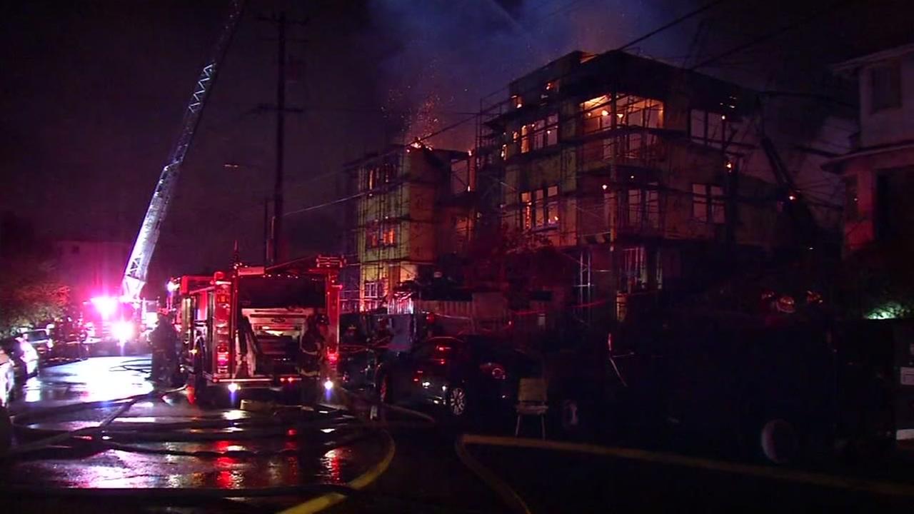 PHOTOS: Massive Fire Burning Near Oakland's Lake Merritt | Abc7news.com