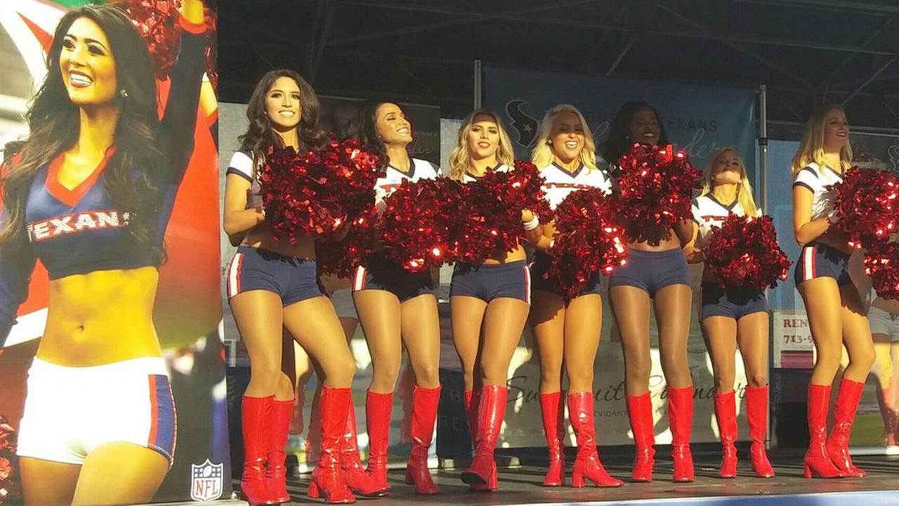 Houston Texans cheerleaders unveil brand new calendar