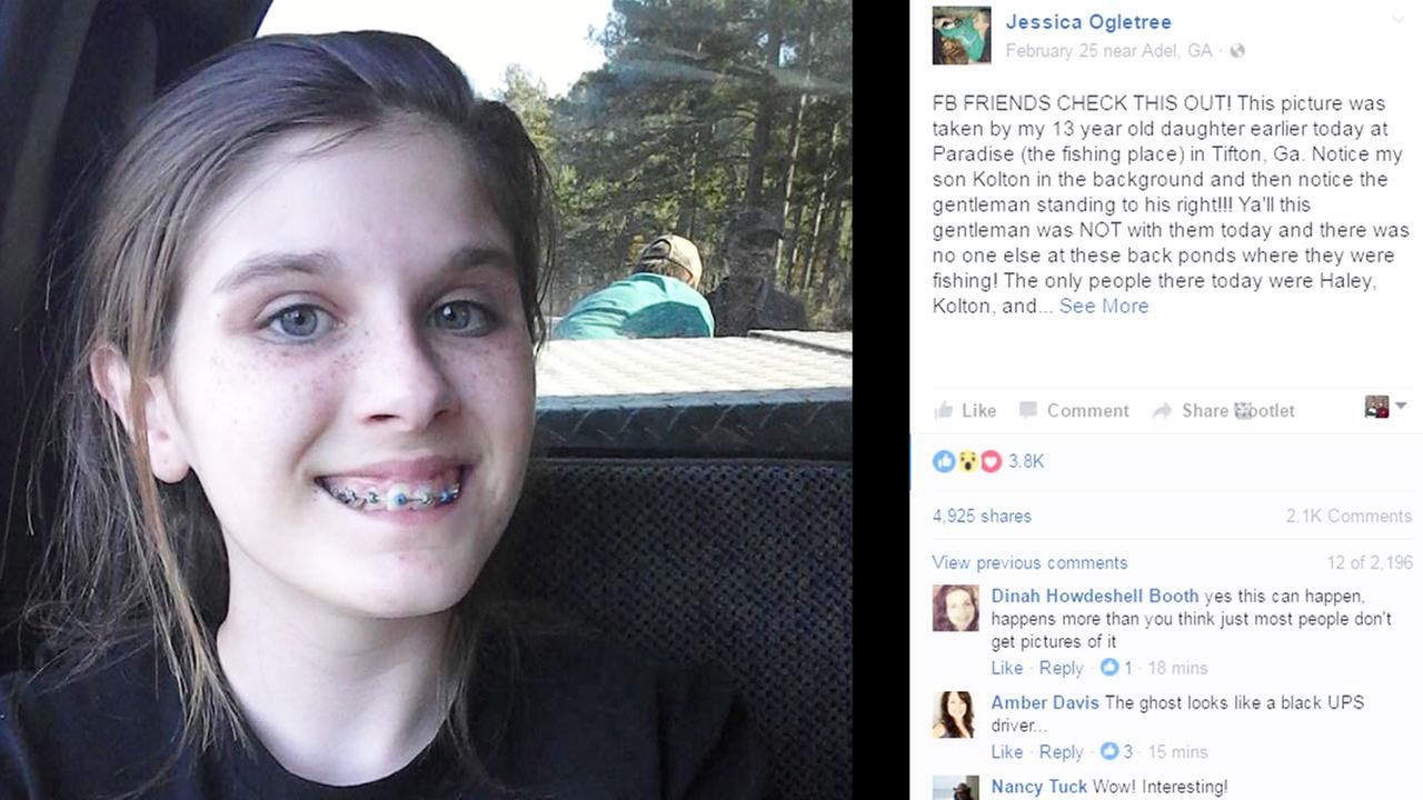 Teen Snaps Selfie With A Photobombing Ghost In Georgia 