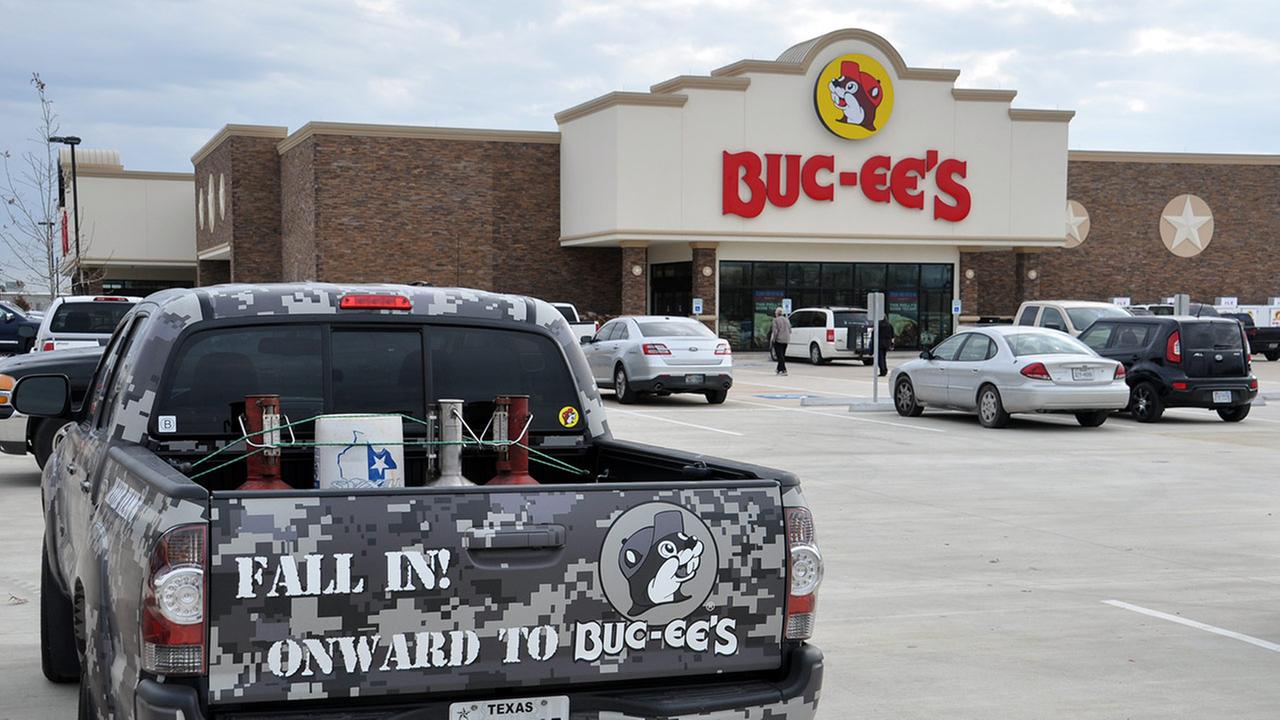 Bucee's opens massive new location in Baytown