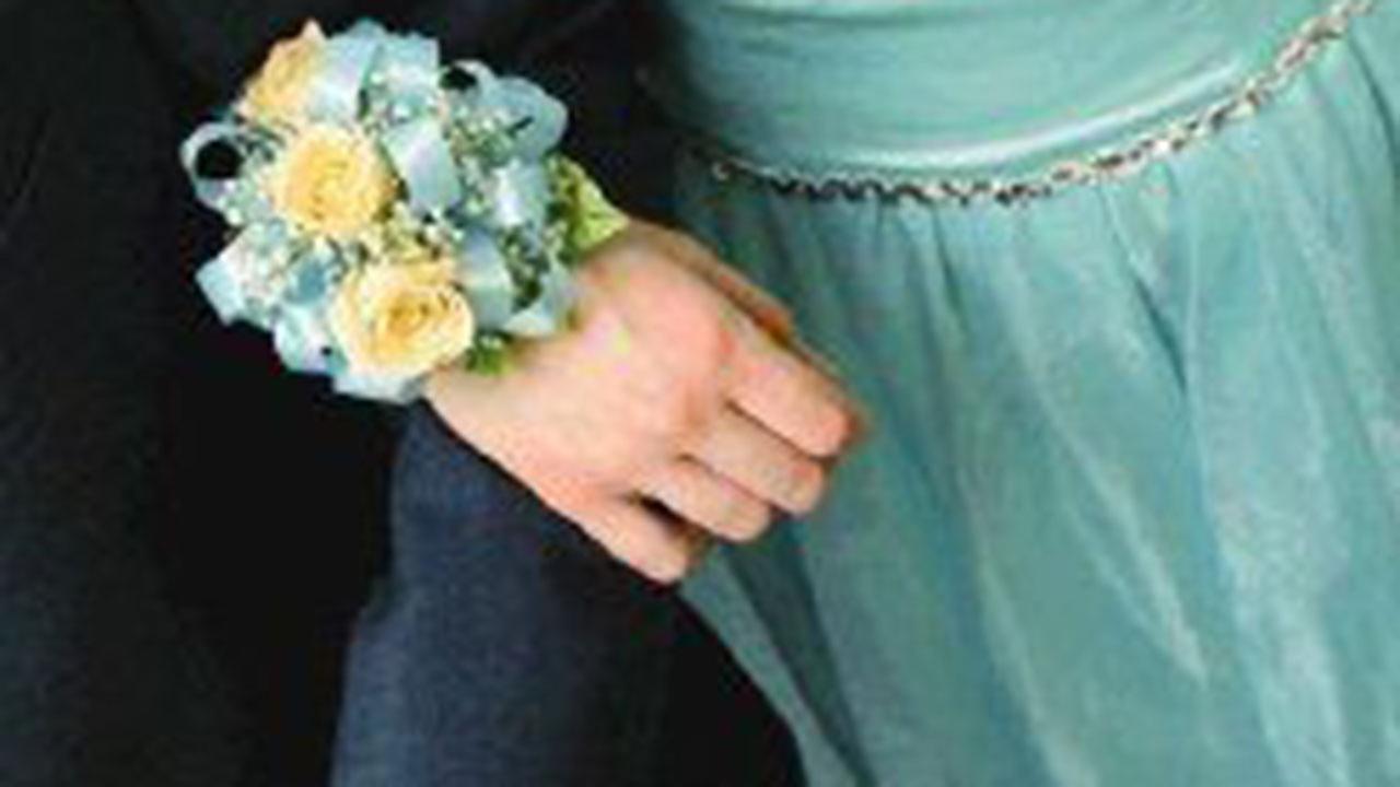 Woodlands Mall hosting prom dress drive this Saturday