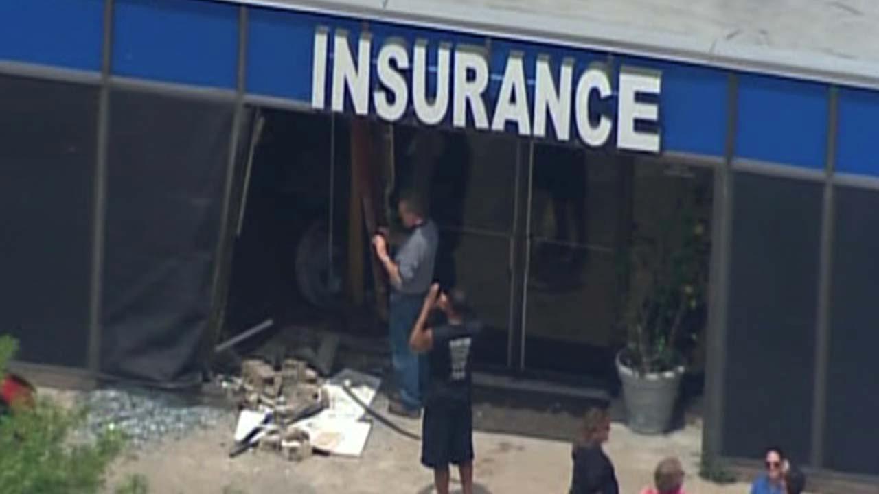 Car crashes into insurance office building in Deer Park  abc13.com