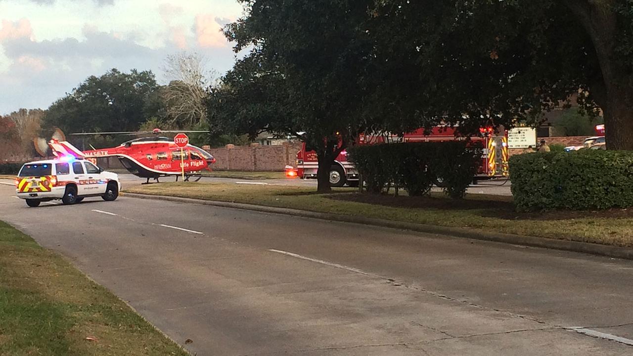 Officials Girl struck by car in northwest Harris County