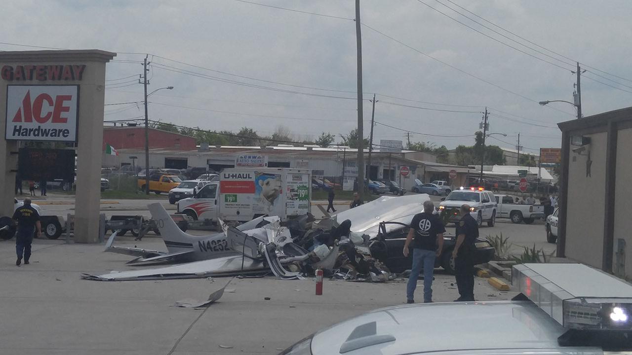 Three people killed in small plane crash near Houston airport
