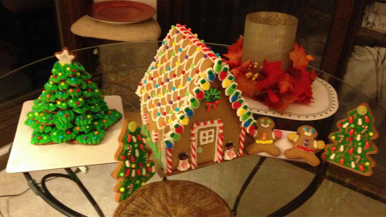 Christmas Cookie Tree And Gingerbread House Christmas Cookie Tree And Gingerbread House