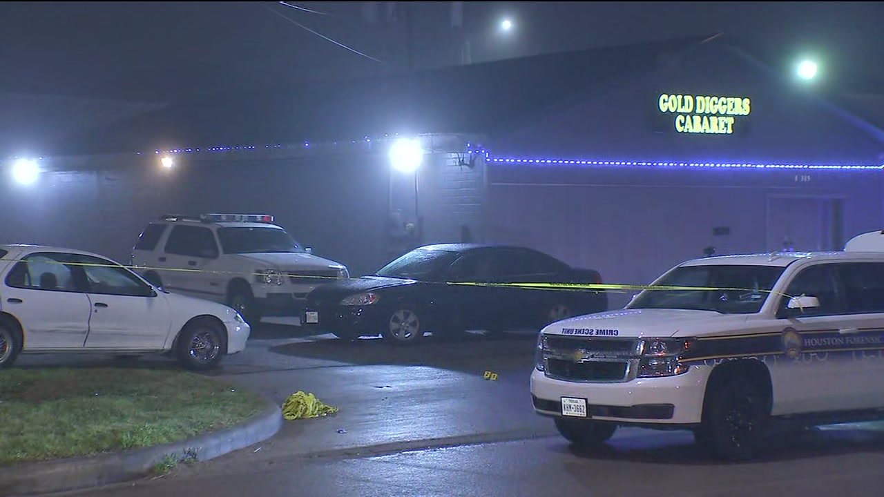 Security guards shot outside Gold Diggers Cabaret on Main Street, By  ABC13-Jeff Ehling