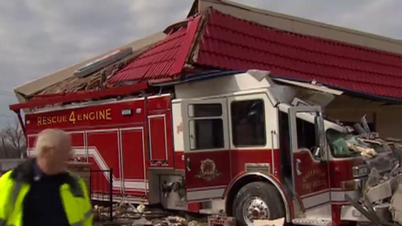 Fire truck crashes into Dairy Queen in north Texas | abc13.com