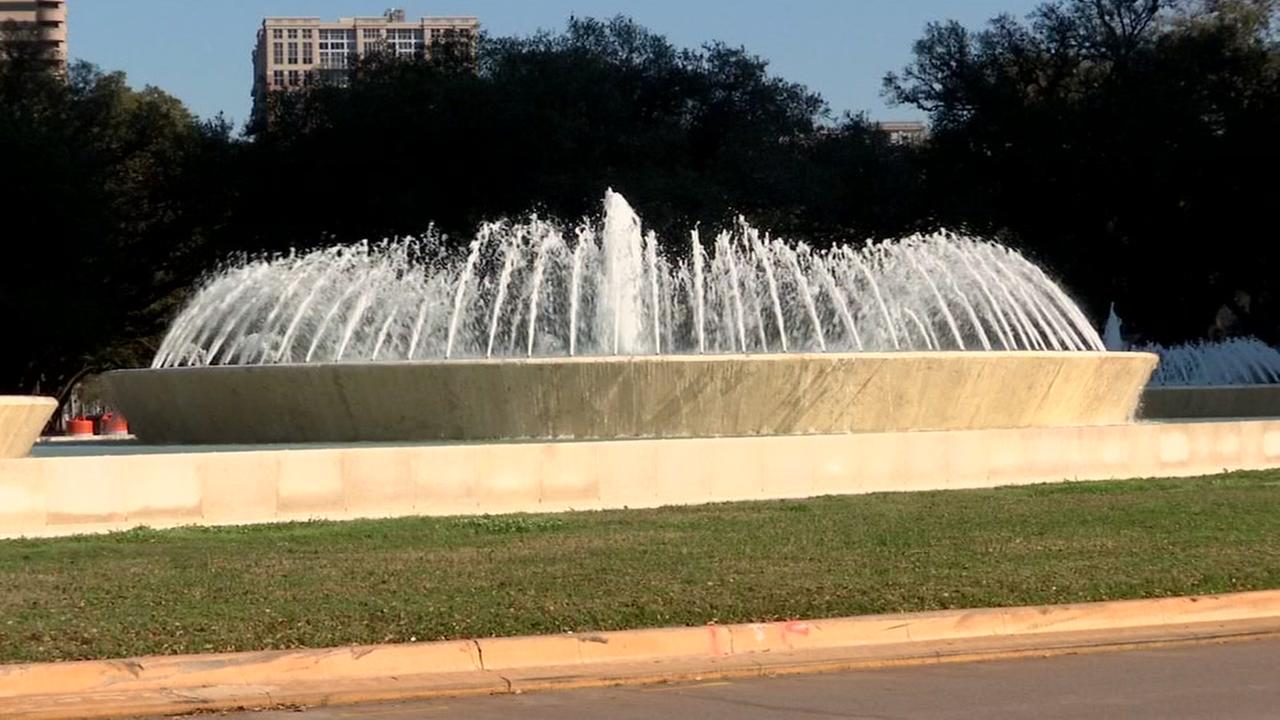 Changes to iconic Houston fountain halted amid outcry