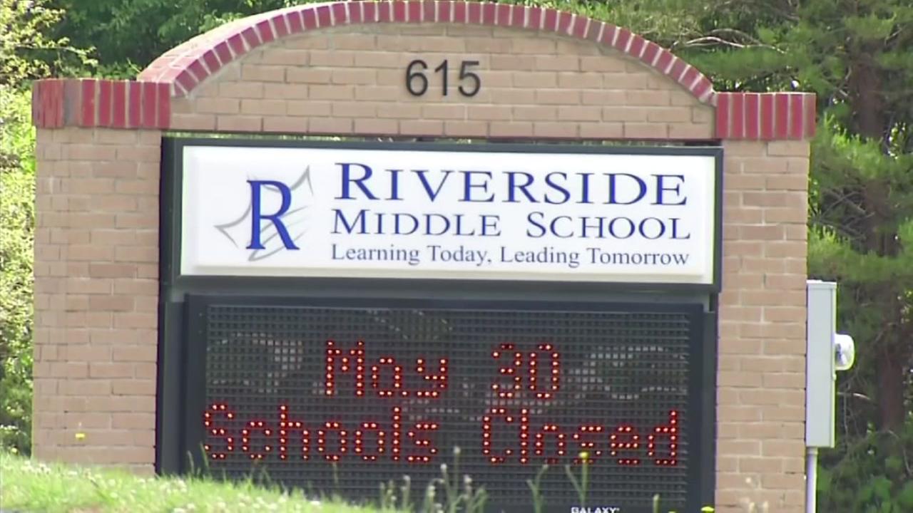 Middle School Girls Charged With Child Porn After Sex -6437