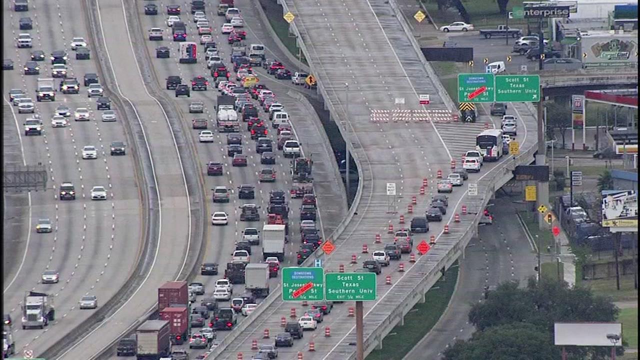 Expect major construction delays on Gulf Freeway
