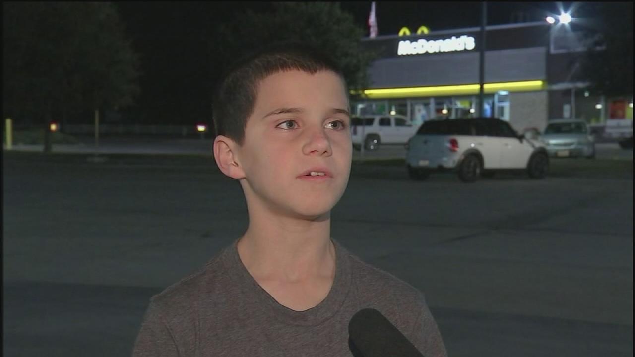 Mom Man Asked To Urinate On Young Son At Mcdonalds Bathroom 