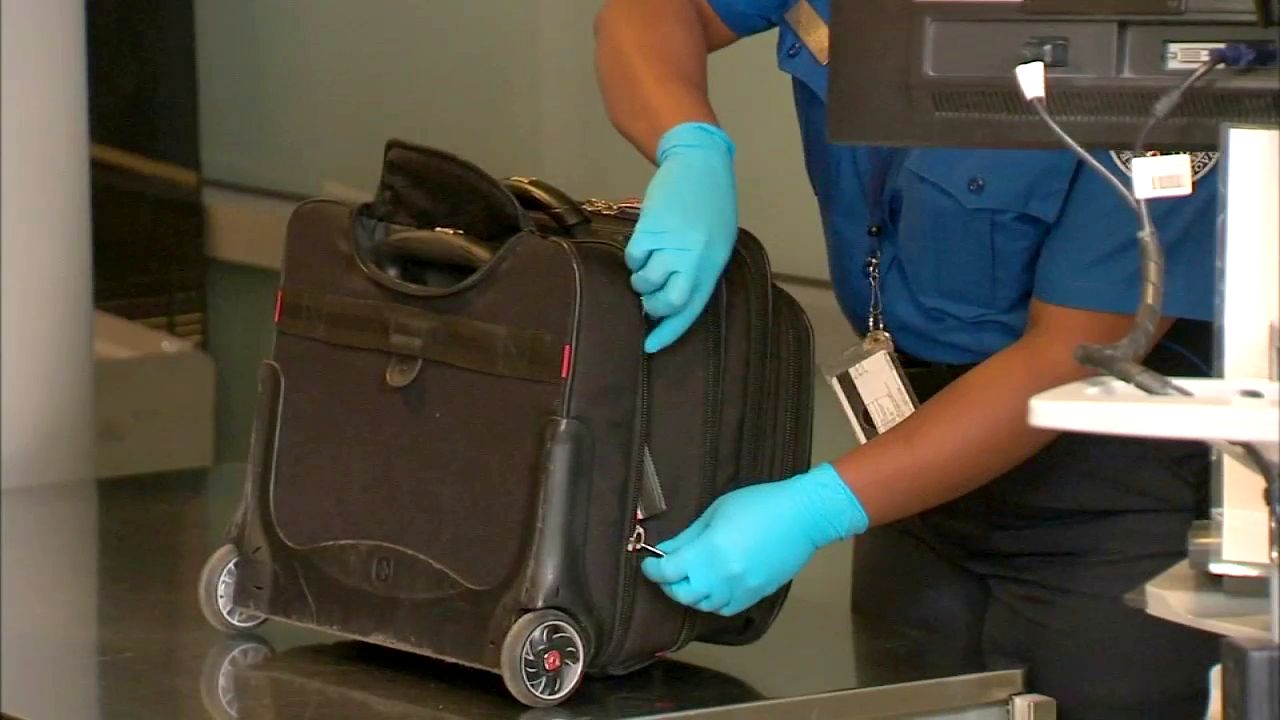 New plan announced to ease TSA security lines at Newark Airport - ABC7 ...