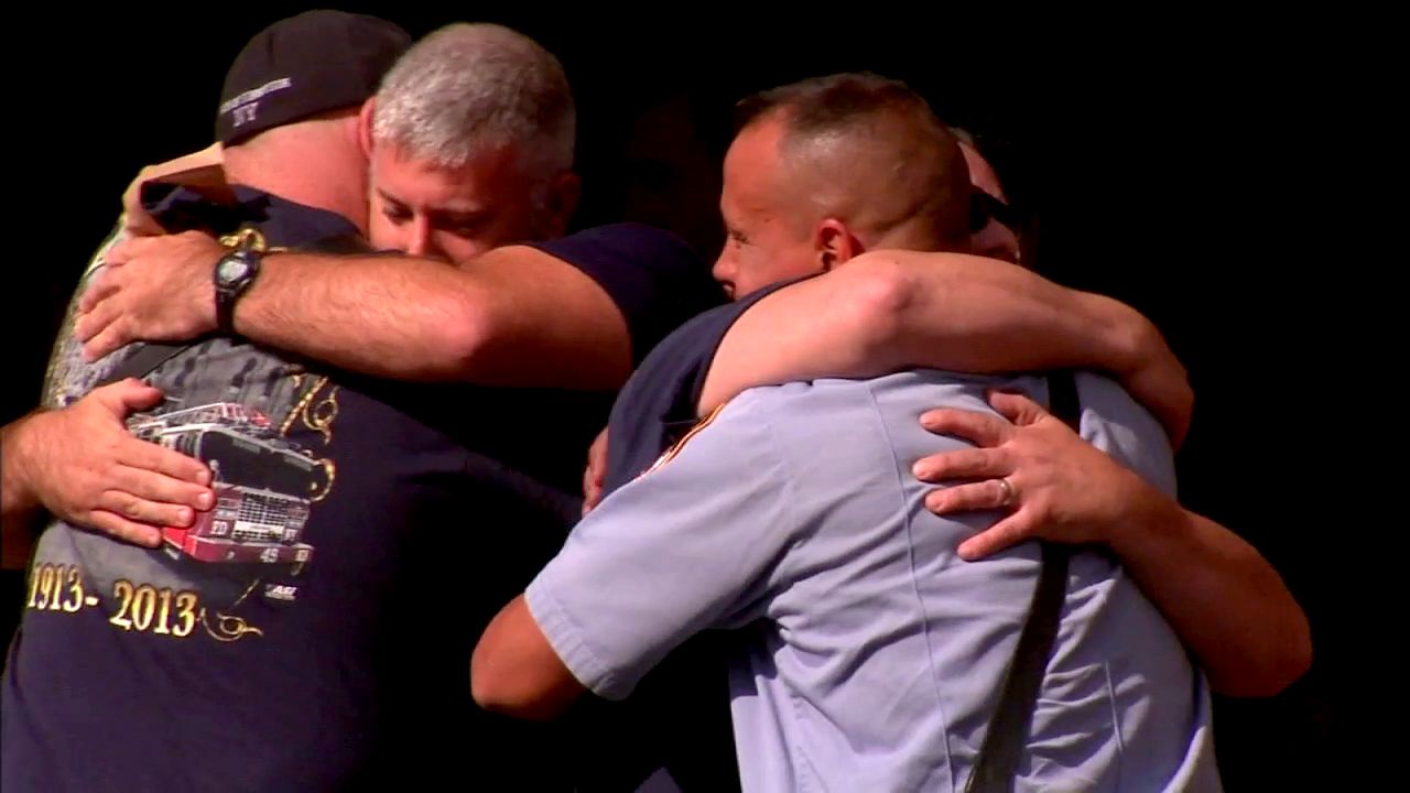 Fallen FDNY Deputy Chief Michael Fahy honored in moment of silence before  his son throws ceremonial pitch at NL wild card game – New York Daily News