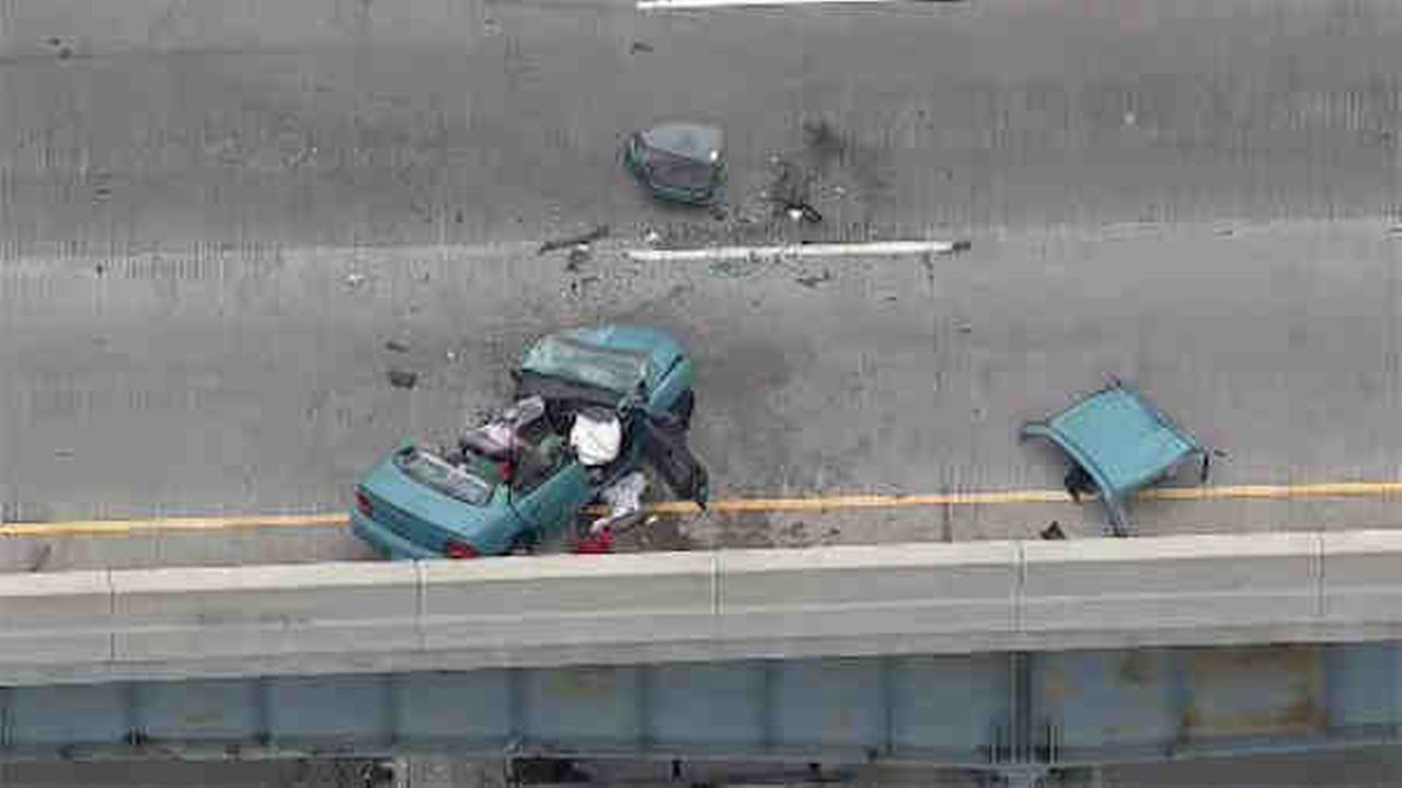 2 hurt in wrongway, headon crash on Route 3 in Secaucus, New Jersey