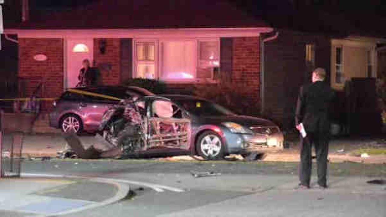 Police investigating car wreck on Long Island that killed pedestrian
