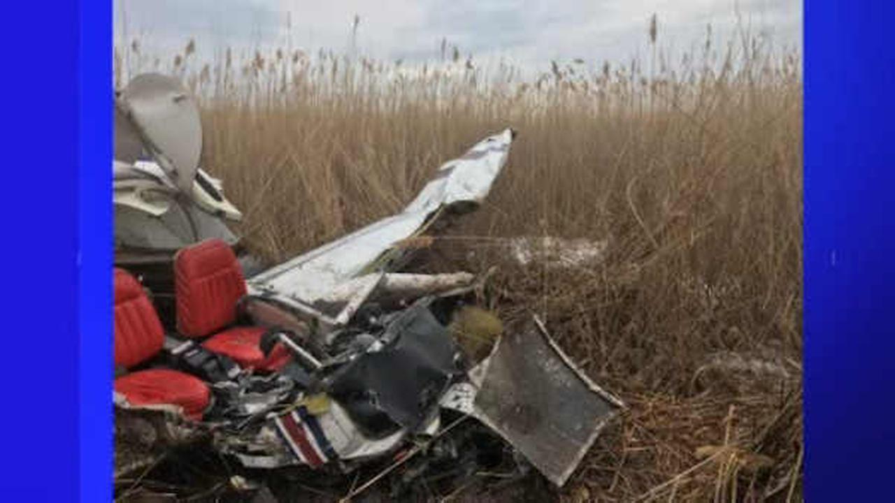 Man killed when flight school plane crashes in swamp near runway in