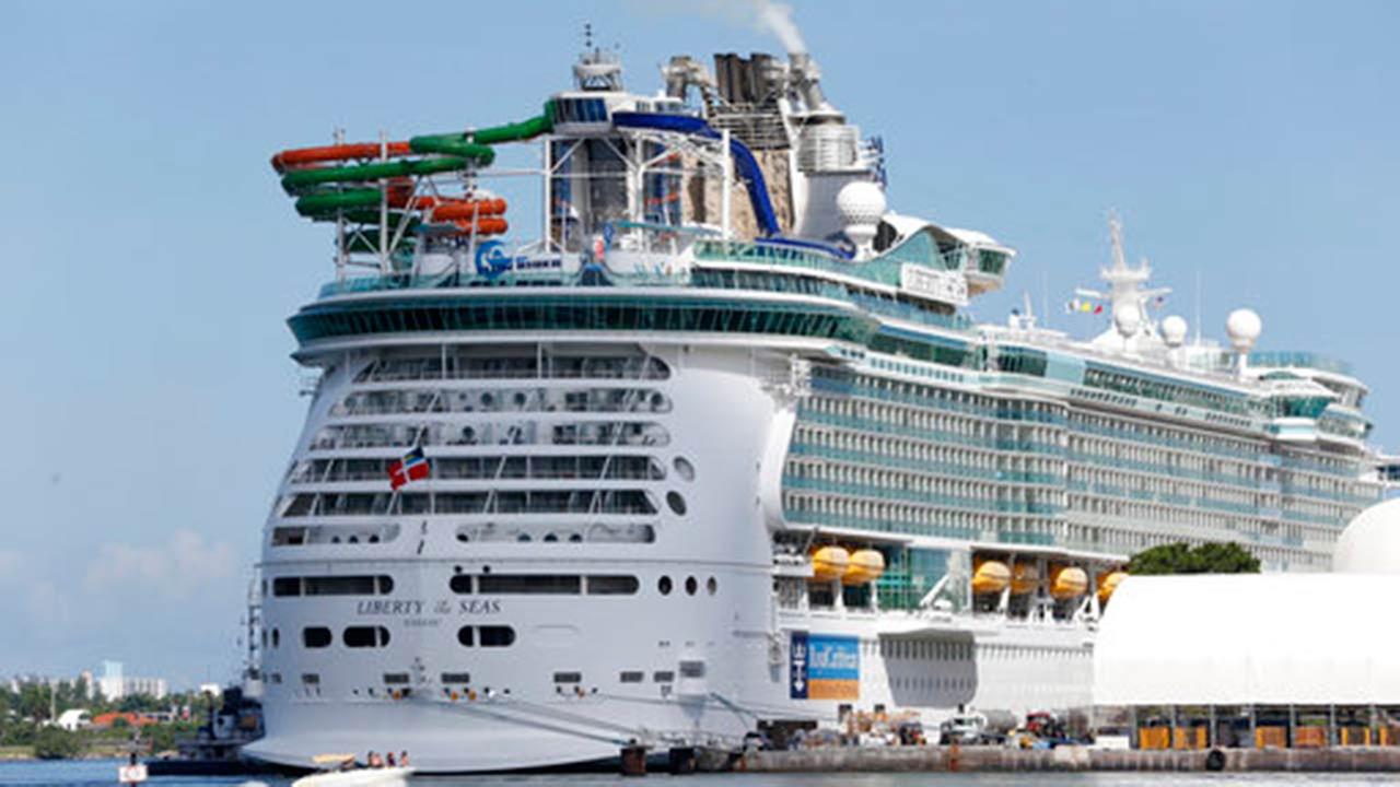Cruise ships race to Caribbean to help Irma victims | abc7chicago.com