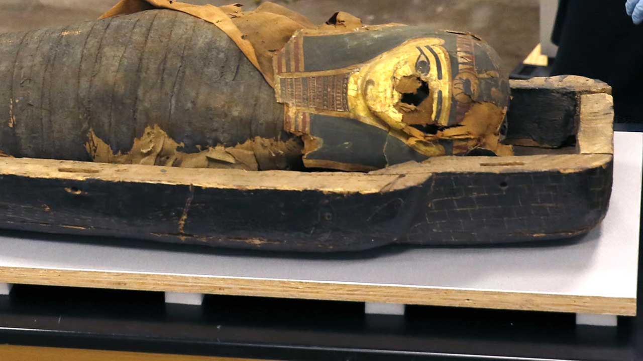 Mummy's coffin opened at Field Museum | abc7chicago.com