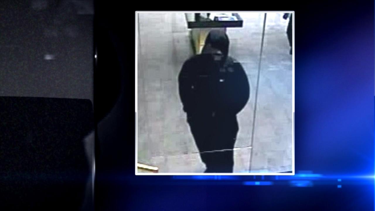 Fbi Releases Surveillance Photo Of Bank Robbery Suspect