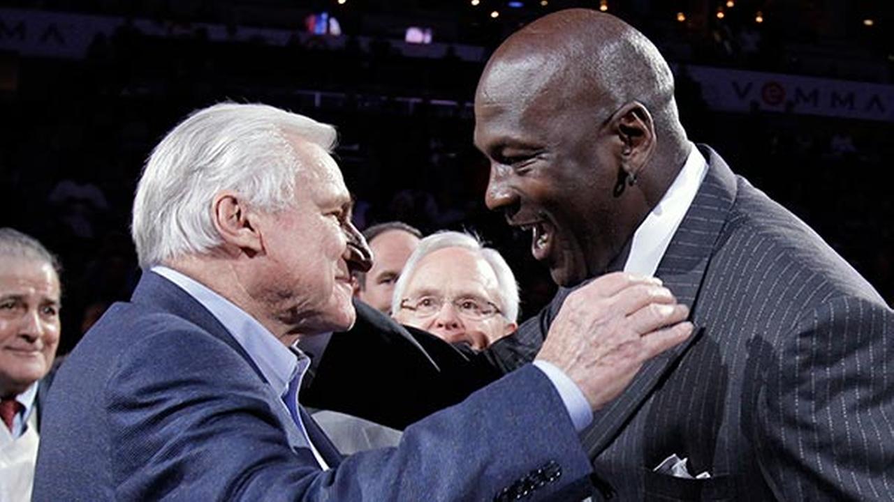 PHOTOS: Legendary UNC Basketball Coach Dean Smith Dies At Age Of 83 ...